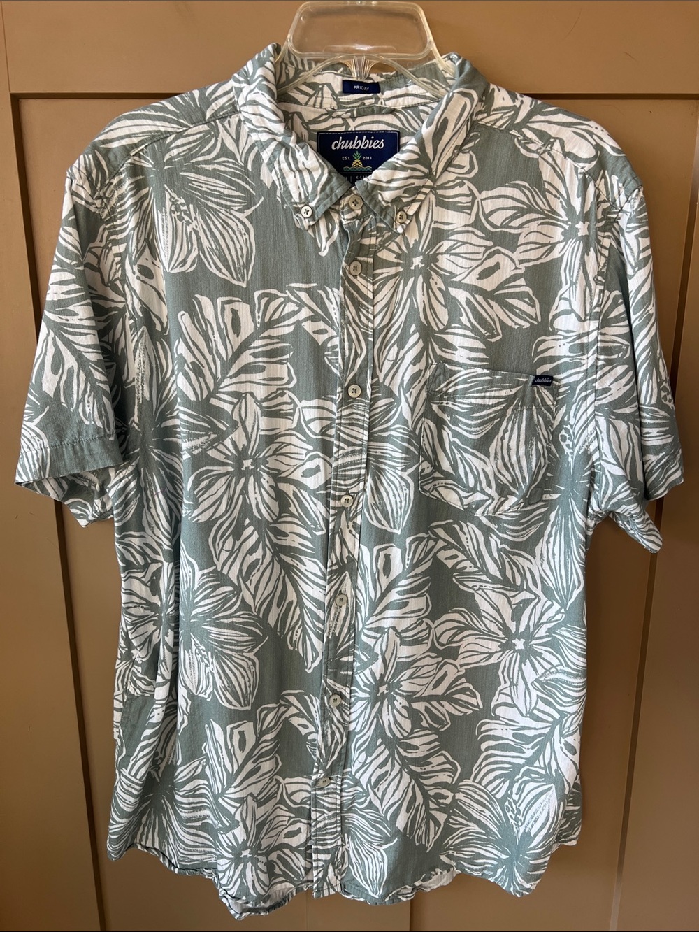 chubbies XL Garden State Sage Green and White Tropical Button-Down Shirt